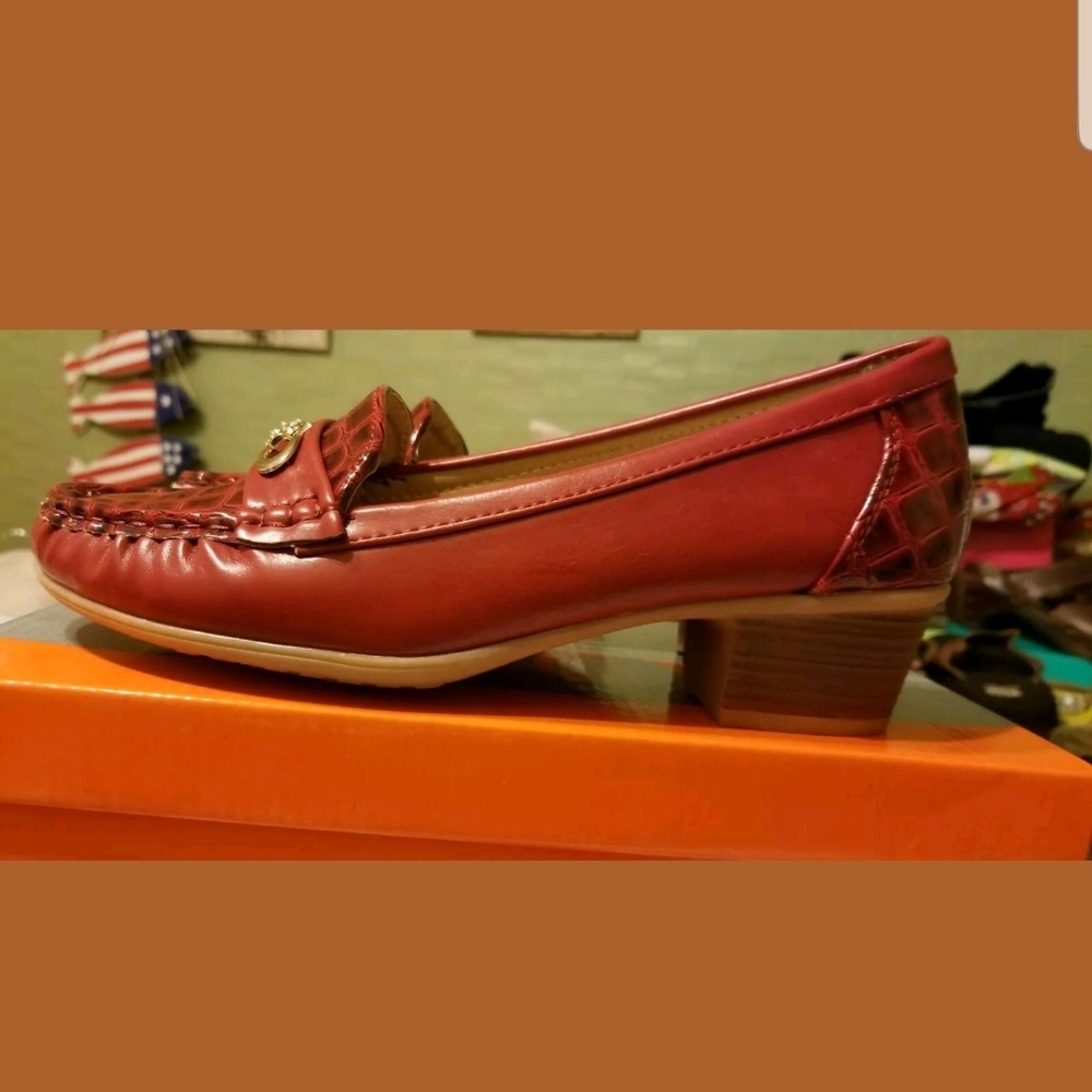 Shoes - Picture 6 of 6